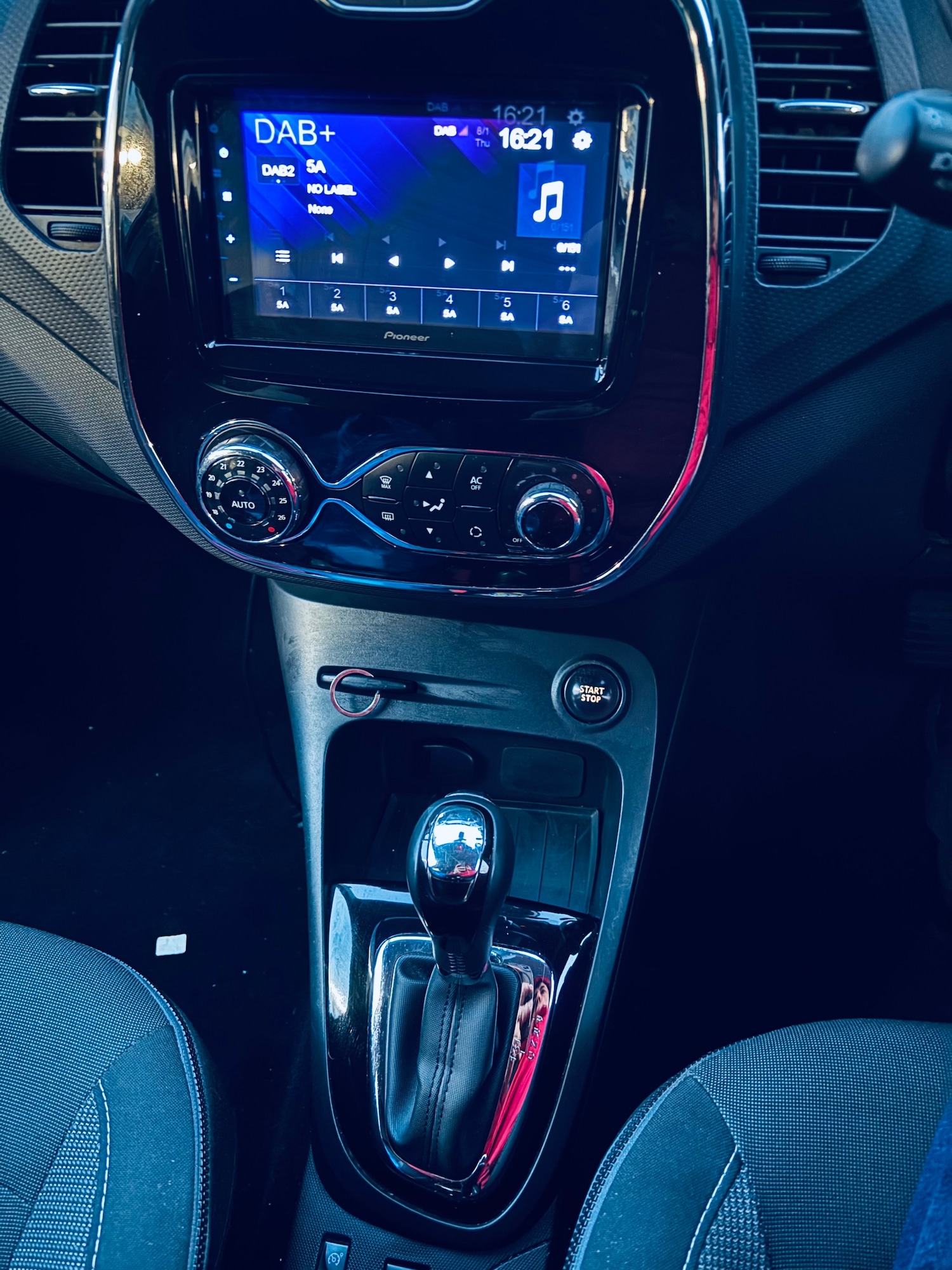 Used Renault Captur 2014 for sale - 77292883: Photo 9