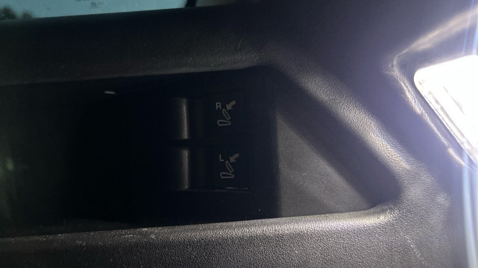 Used Land Rover Discovery Sport 2021 for sale - 76870144: Photo 35