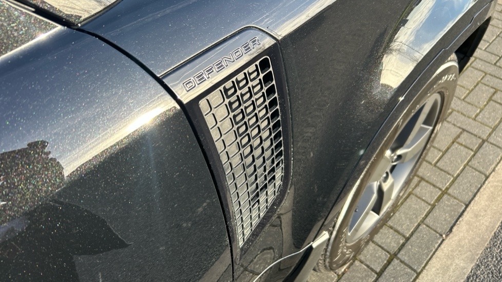 Used Land Rover Defender 2025 for sale - 77071039: Photo 20