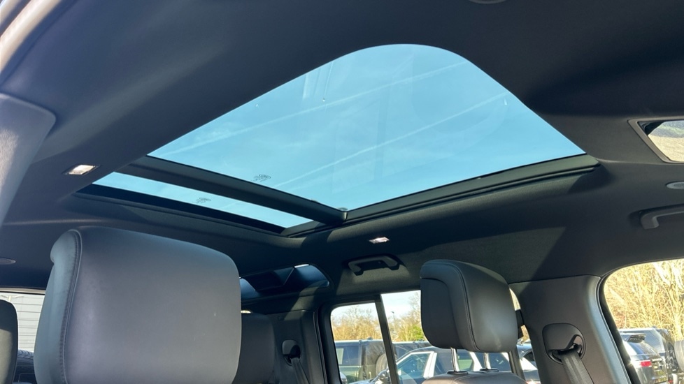 Used Land Rover Defender 2025 for sale - 77071039: Photo 21