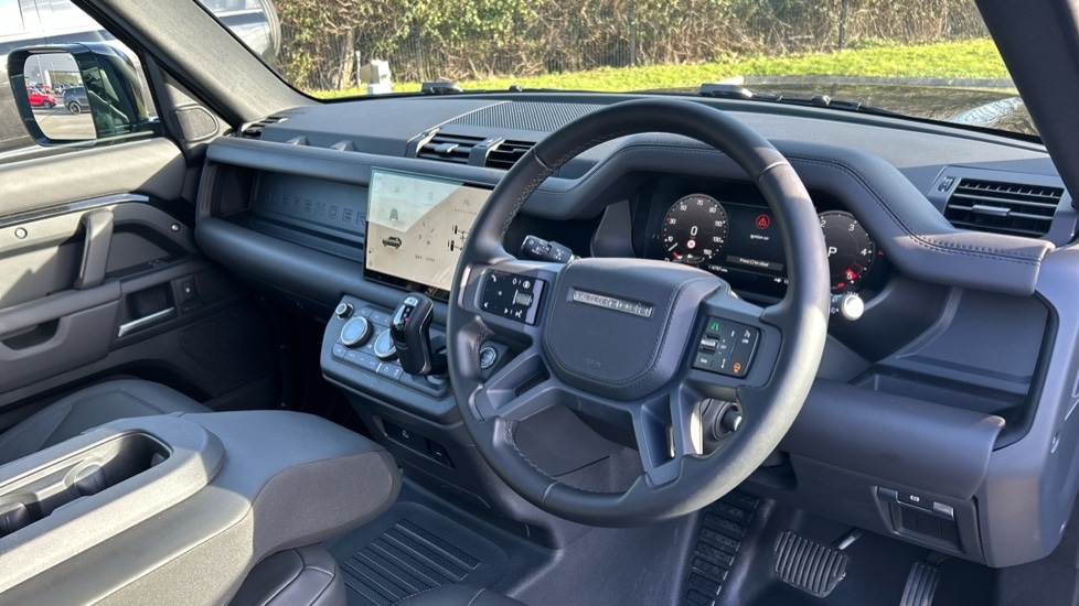 Used Land Rover Defender 2025 for sale - 77071039: Photo 28