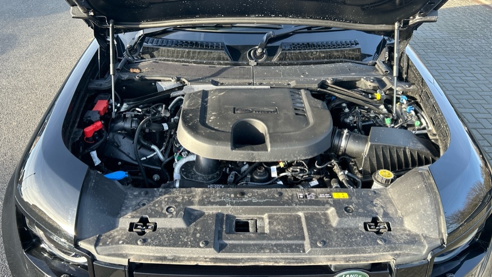 Used Land Rover Defender 2025 for sale - 77071039: Photo 30