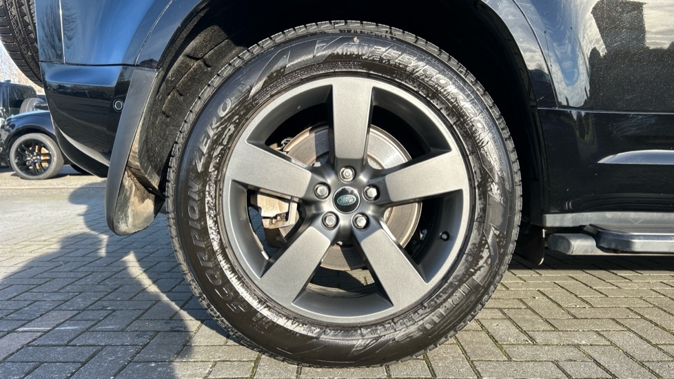 Used Land Rover Defender 2025 for sale - 77071039: Photo 32