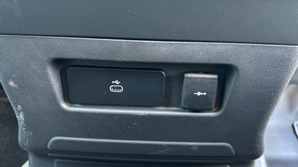 Used Land Rover Defender 2025 for sale - 77071039: Photo 40