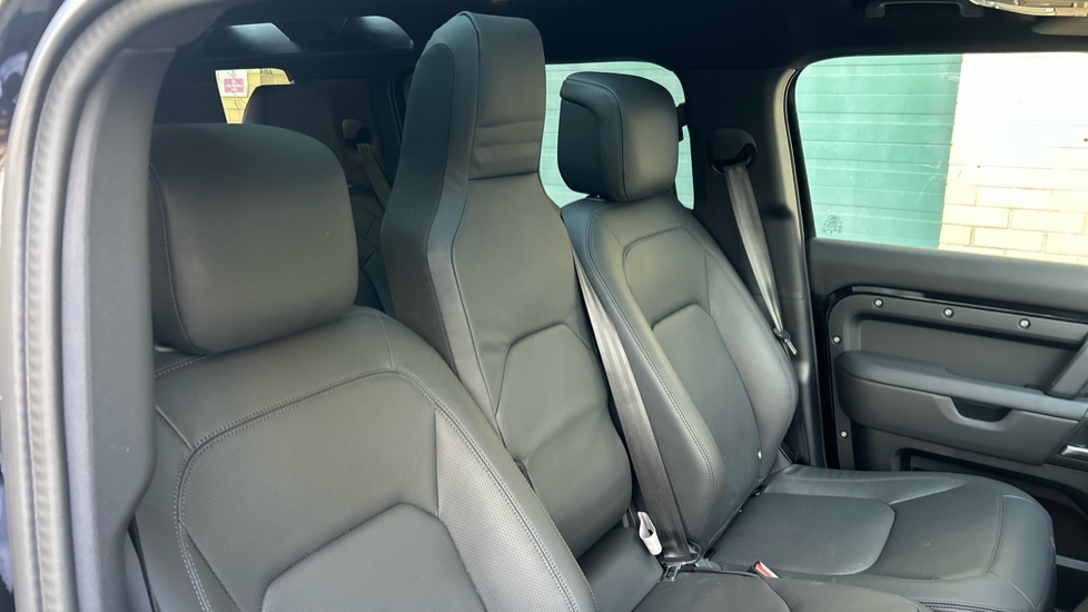 Used Land Rover Defender 2025 for sale - 77071039: Photo 53
