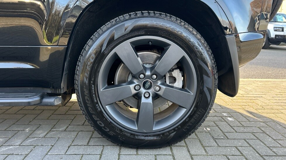 Used Land Rover Defender 2025 for sale - 77071039: Photo 8