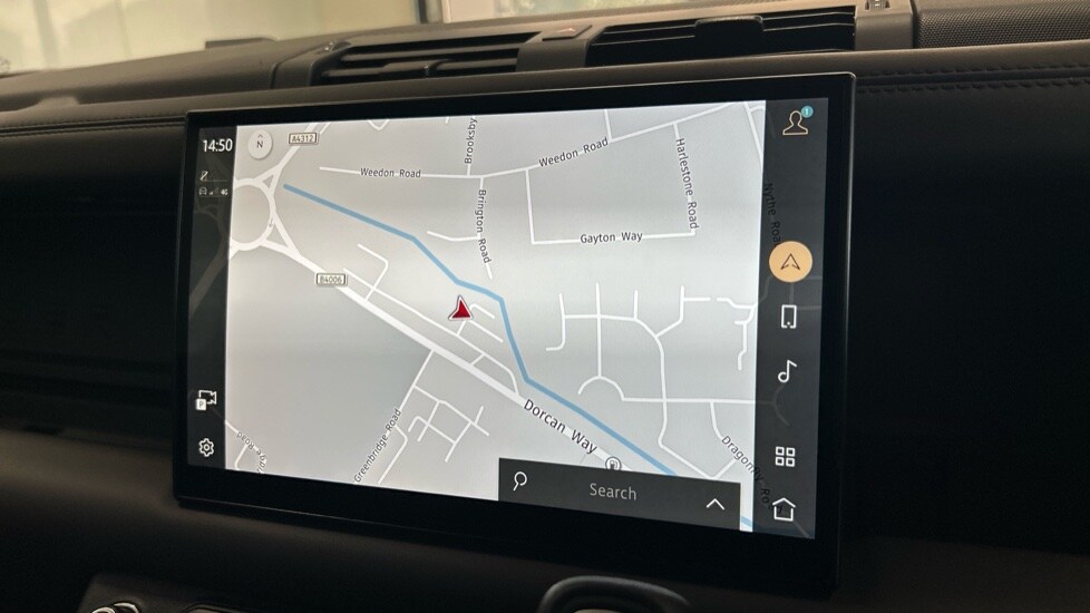 Used Land Rover Defender 2022 for sale - 76868938: Photo 11