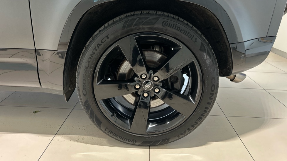 Used Land Rover Defender 2022 for sale - 76868938: Photo 32