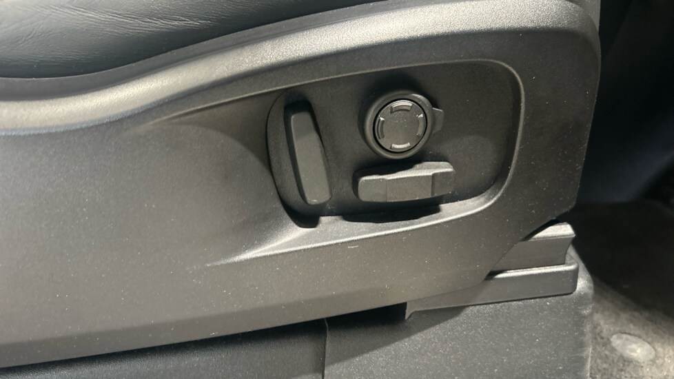 Used Land Rover Defender 2022 for sale - 76868938: Photo 39