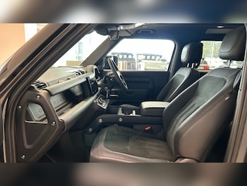 Used Land Rover Defender 2022 for sale - 76868938: Photo