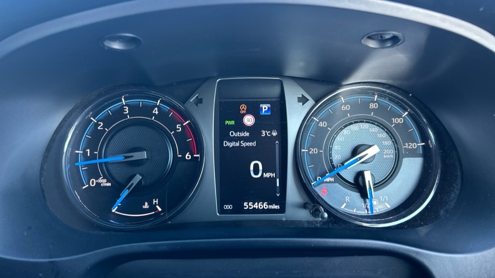 Used Toyota Hilux 2023 for sale - 76660990: Photo 13