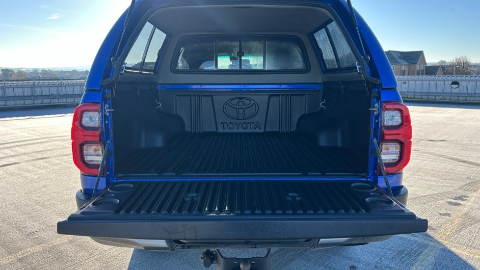 Used Toyota Hilux 2023 for sale - 76660990: Photo 15