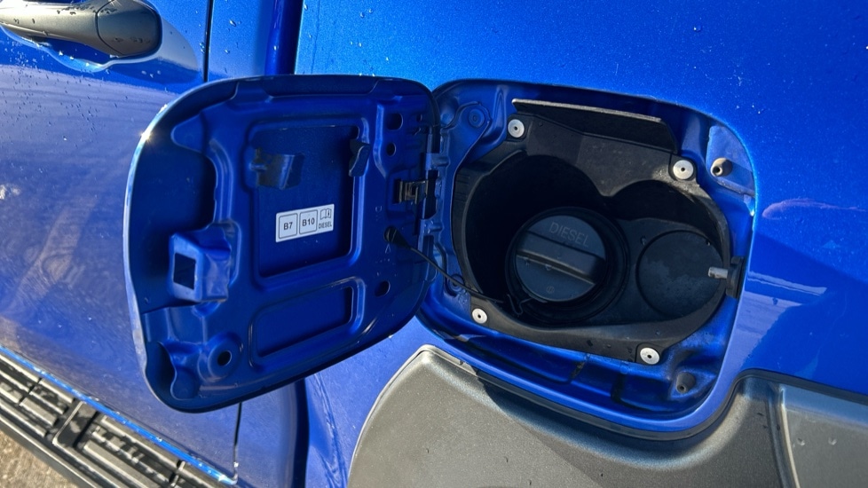 Used Toyota Hilux 2023 for sale - 76660990: Photo 23