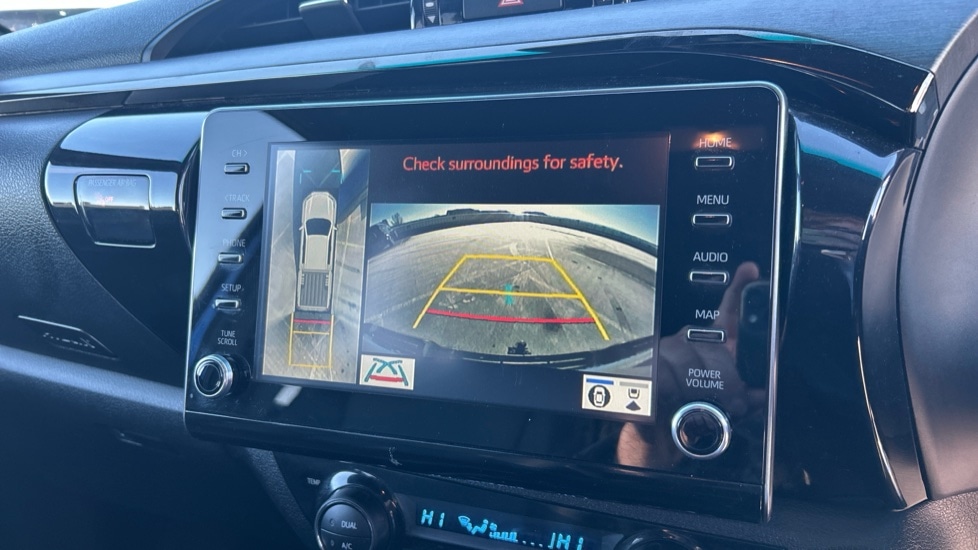 Used Toyota Hilux 2023 for sale - 76660990: Photo 28