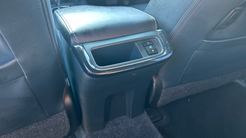 Used Toyota Hilux 2023 for sale - 76660990: Photo 35