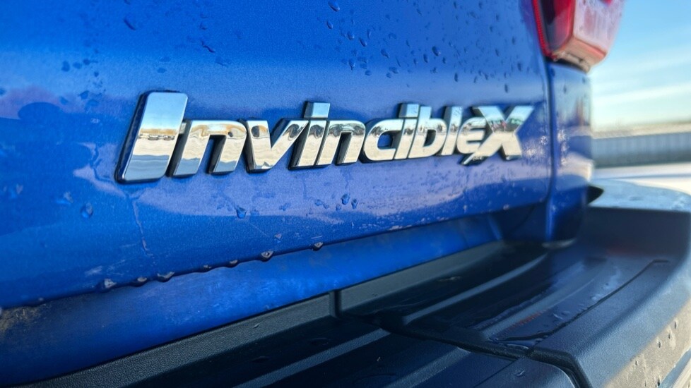 Used Toyota Hilux 2023 for sale - 76660990: Photo 41