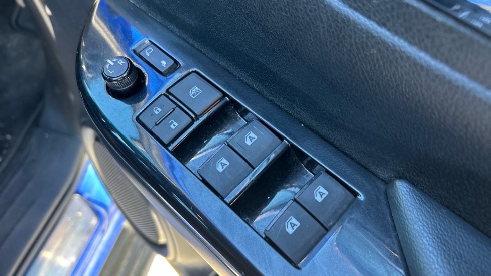 Used Toyota Hilux 2023 for sale - 76660990: Photo 72