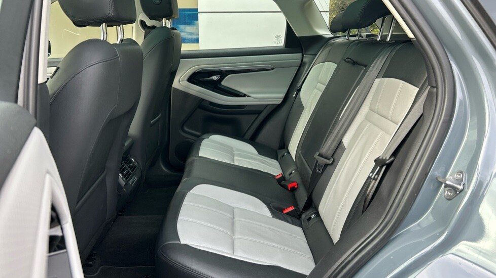 Used Land Rover Range Rover Evoque 2022 for sale - 76597847: Photo 4