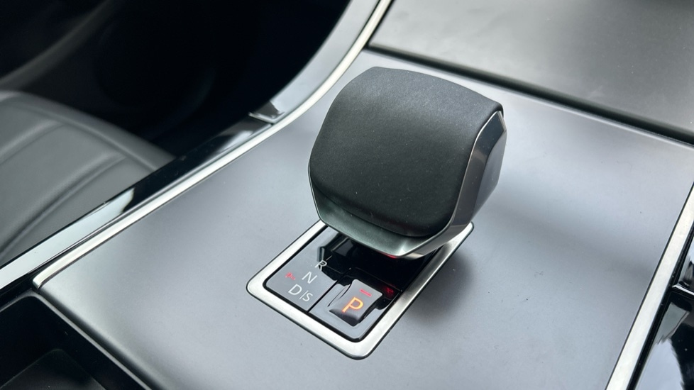 Used Land Rover Range Rover Evoque 2025 for sale - 76556900: Photo 13