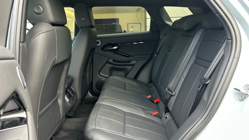 Used Land Rover Range Rover Evoque 2025 for sale - 76556900: Photo 4