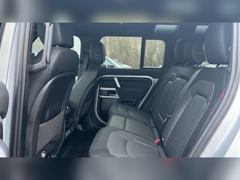 Used Land Rover Defender 2023 for sale - 75672091: Photo