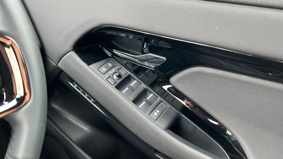 Used Land Rover Range Rover Evoque 2025 for sale - 77042961: Photo 47