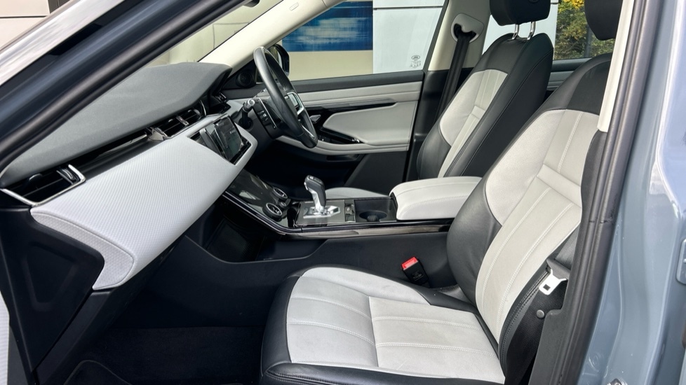 Used Land Rover Range Rover Evoque 2022 for sale - 76870142: Photo 3