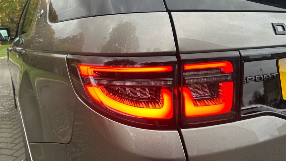 Used Land Rover Discovery Sport 2022 for sale - 76872929: Photo 19
