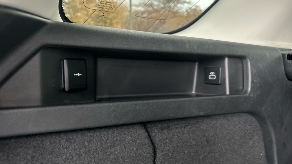 Used Land Rover Discovery Sport 2022 for sale - 76872929: Photo 22