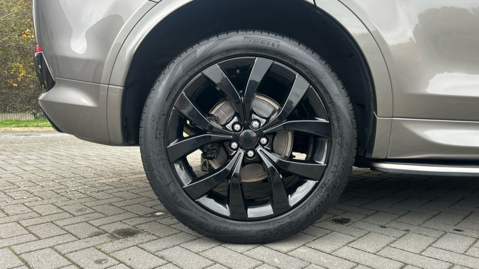 Used Land Rover Discovery Sport 2022 for sale - 76872929: Photo 32