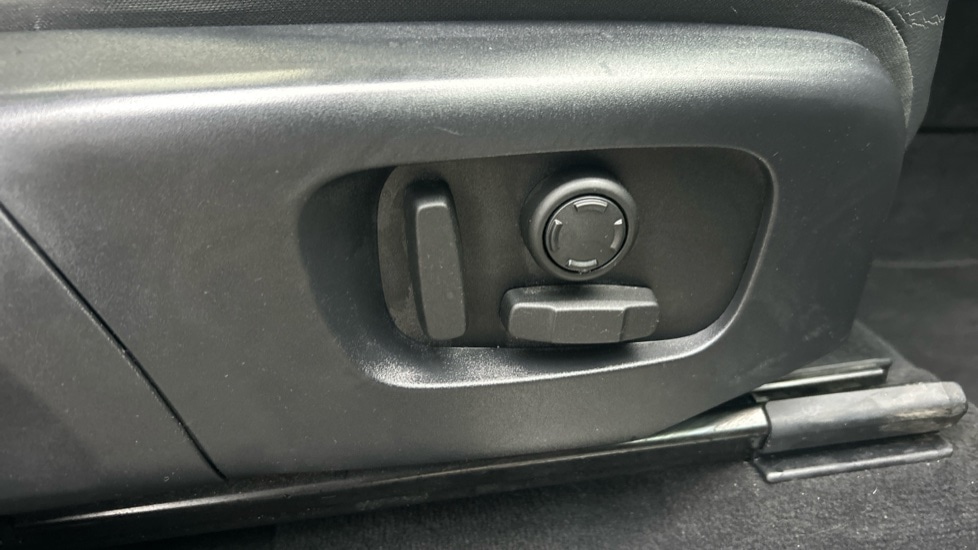 Used Land Rover Discovery Sport 2022 for sale - 76872929: Photo 35