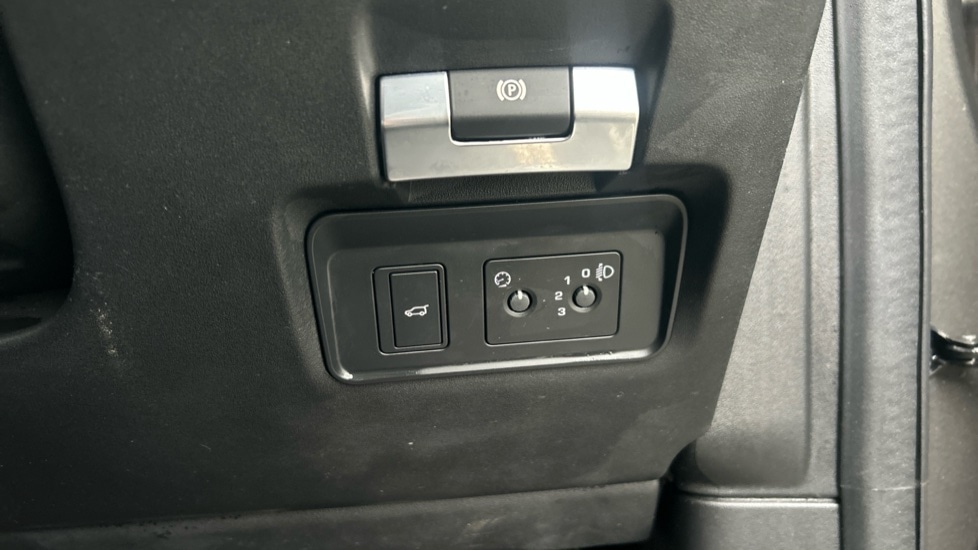 Used Land Rover Discovery Sport 2022 for sale - 76872929: Photo 38