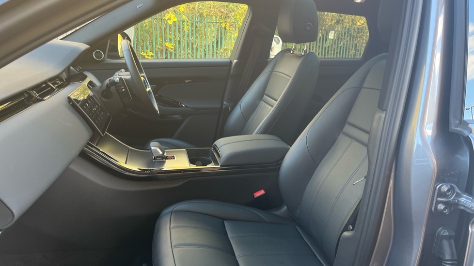 Used Land Rover Range Rover Evoque 2025 for sale - 76873959: Photo 3