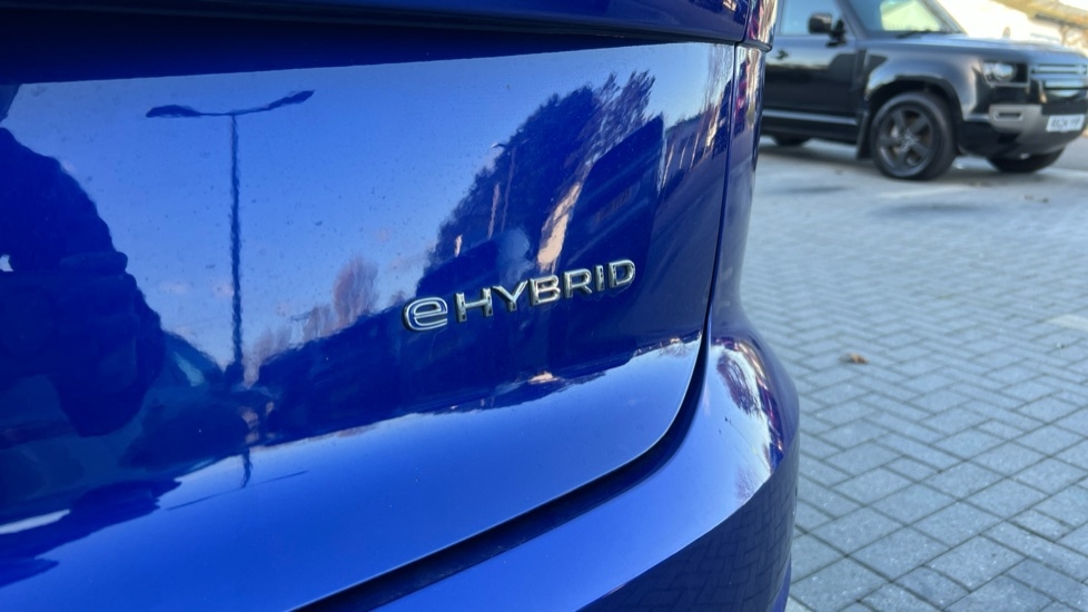 Used Volkswagen Touareg 2023 for sale - 76960179: Photo 24