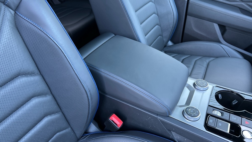 Used Volkswagen Touareg 2023 for sale - 76960179: Photo 32