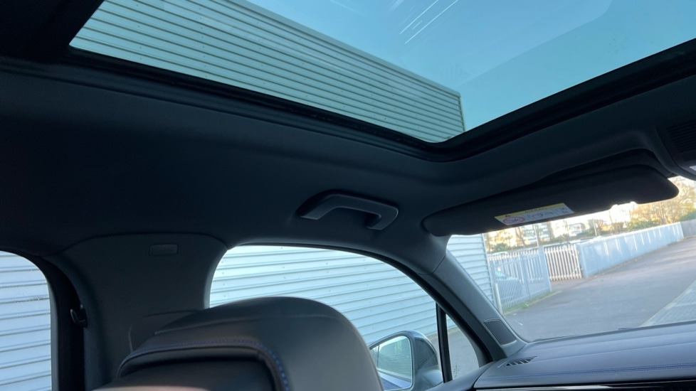 Used Volkswagen Touareg 2023 for sale - 76960179: Photo 48