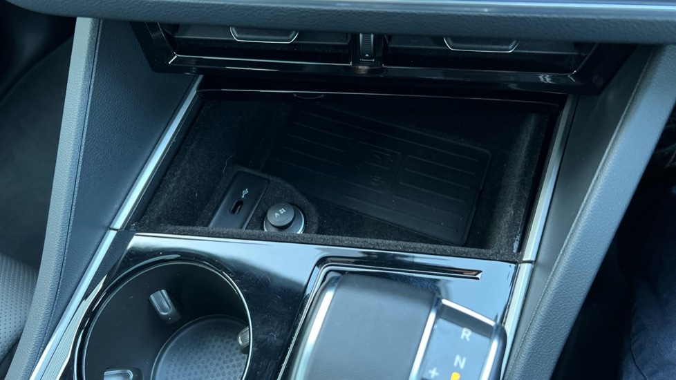 Used Volkswagen Touareg 2023 for sale - 76960179: Photo 67