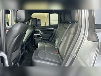 Used Land Rover Defender 2023 for sale - 76361771: Photo