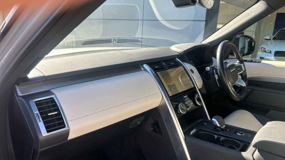 Used Land Rover Discovery 2021 for sale - 76007741: Photo 10