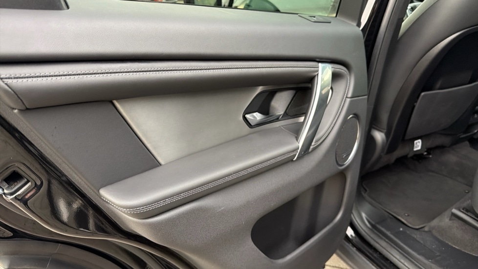 Used Land Rover Discovery Sport 2024 for sale - 76870136: Photo 20