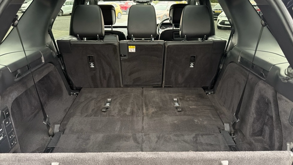 Used Land Rover Discovery 2021 for sale - 76597978: Photo 10