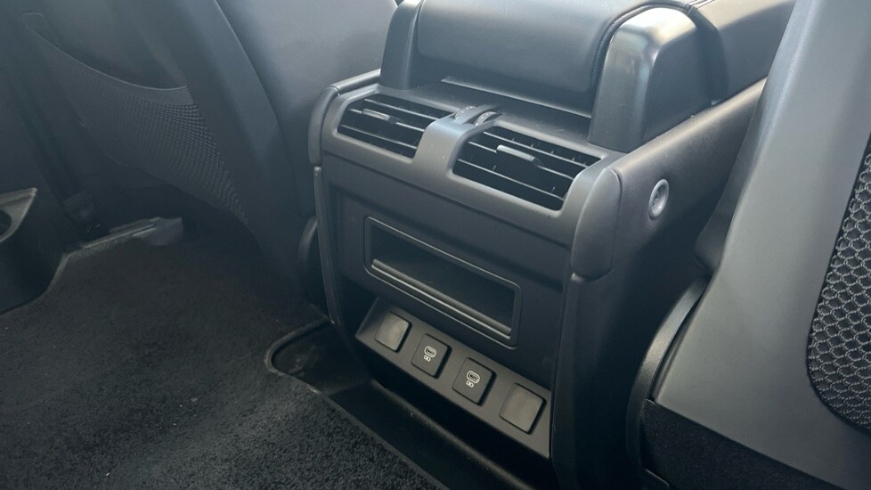 Used Land Rover Defender 2025 for sale - 76874945: Photo 18