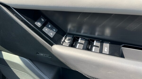 Used Land Rover Range Rover Velar 2024 for sale - 75710055: Photo 43