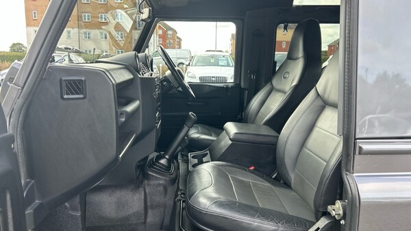 Used Land Rover Defender 2014 for sale - 76190961: Photo 3