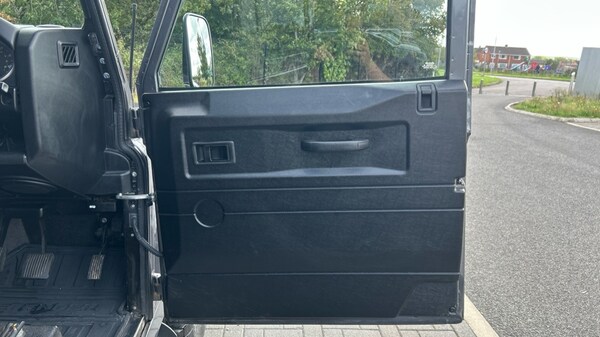 Used Land Rover Defender 2014 for sale - 76190961: Photo 41