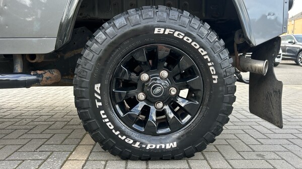 Used Land Rover Defender 2014 for sale - 76190961: Photo 8