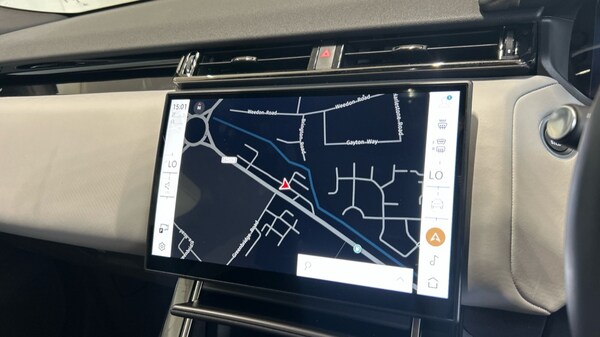 Used Land Rover Range Rover Velar 2024 for sale - 75672056: Photo 11