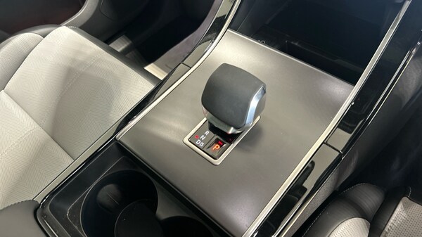 Used Land Rover Range Rover Velar 2024 for sale - 75672056: Photo 13