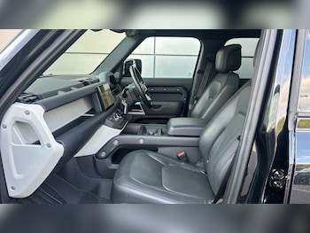 Used Land Rover Defender 2022 for sale - 75710091: Photo