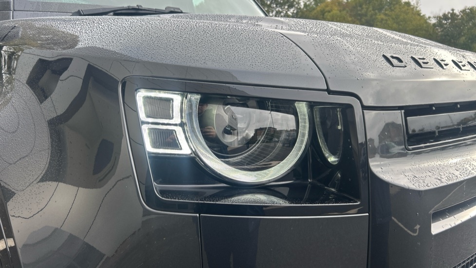 Used Land Rover Defender 2023 for sale - 76434819: Photo 17